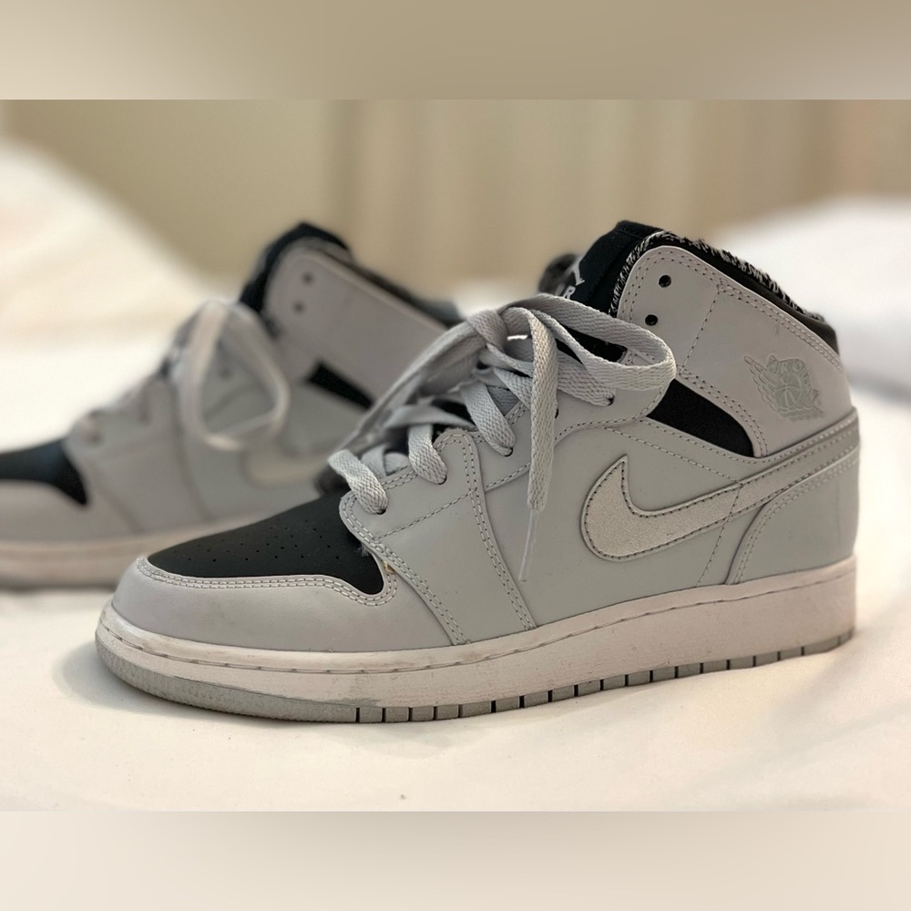 Jordan 1 Retro, Boy’s Size 5Y